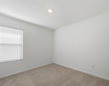 6509 Glade Street - Photo Thumbnail 5