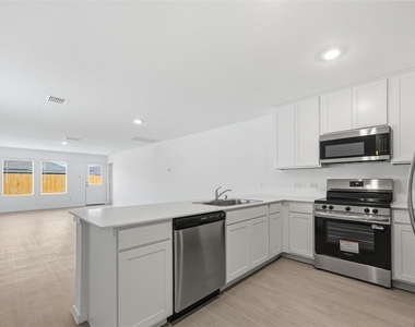 6509 Glade Street - Photo Thumbnail 2