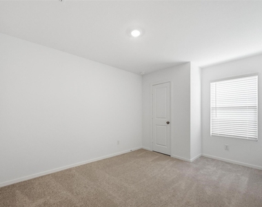 6509 Glade Street - Photo Thumbnail 9