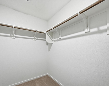 6509 Glade Street - Photo Thumbnail 13