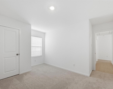6509 Glade Street - Photo Thumbnail 10