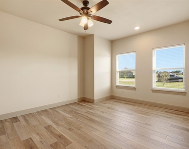 265 Delatorre Street - Photo Thumbnail 10