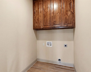 265 Delatorre Street - Photo Thumbnail 17