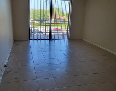 1820 N 81st Avenue - Photo Thumbnail 4