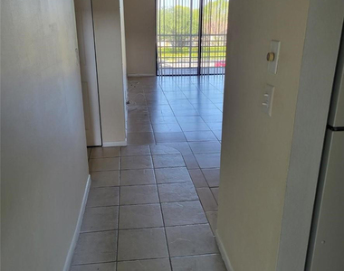 1820 N 81st Avenue - Photo Thumbnail 6