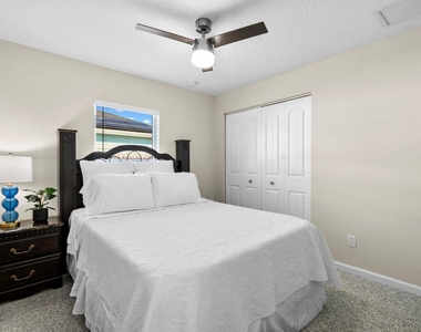 5032 Se Flounder Avenue - Photo Thumbnail 9
