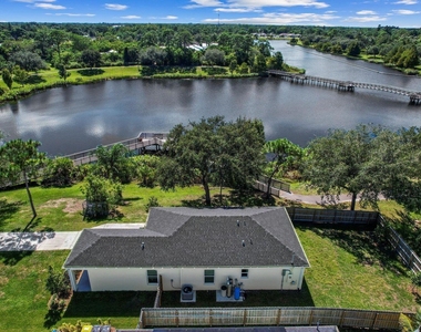 5032 Se Flounder Avenue - Photo Thumbnail 21