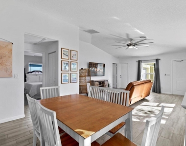 5032 Se Flounder Avenue - Photo Thumbnail 6