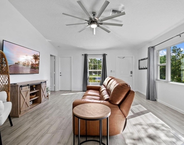 5032 Se Flounder Avenue - Photo Thumbnail 1