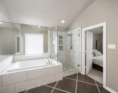 7015 Chackbay Lane - Photo Thumbnail 8