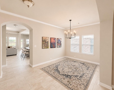7015 Chackbay Lane - Photo Thumbnail 5