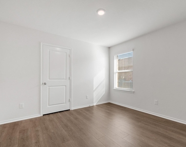 1000 Homestead Lane - Photo Thumbnail 19