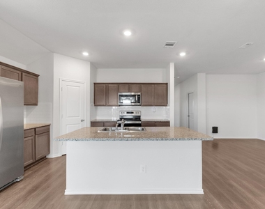 1000 Homestead Lane - Photo Thumbnail 6