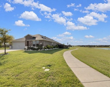 1000 Homestead Lane - Photo Thumbnail 2