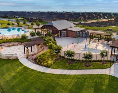 1000 Homestead Lane - Photo Thumbnail 25