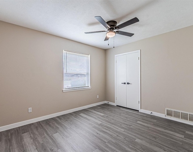1509 Crockett Street - Photo Thumbnail 18