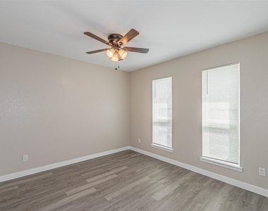 1509 Crockett Street - Photo Thumbnail 20