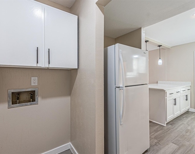 1509 Crockett Street - Photo Thumbnail 12