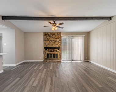 1509 Crockett Street - Photo Thumbnail 14