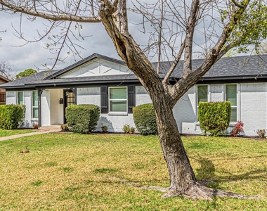 1509 Crockett Street - Photo Thumbnail 1