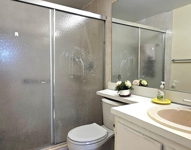 1004 Green Pine Boulevard - Photo Thumbnail 12