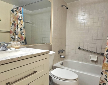 1004 Green Pine Boulevard - Photo Thumbnail 15
