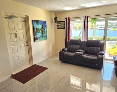 1004 Green Pine Boulevard - Photo Thumbnail 2
