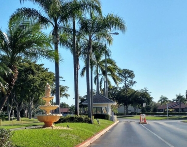 1004 Green Pine Boulevard - Photo Thumbnail 26