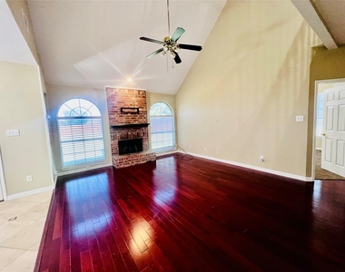 1206 Mill Spring Drive - Photo Thumbnail 5