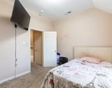 1206 Mill Spring Drive - Photo Thumbnail 26