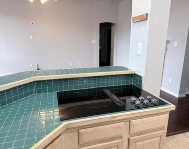 1425 Honey Locust Drive - Photo Thumbnail 8