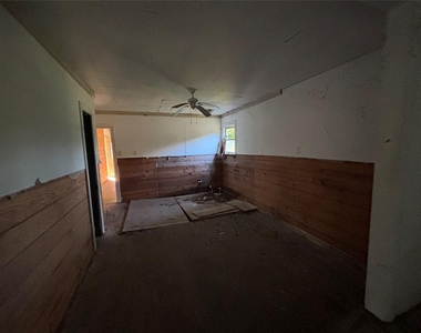 2408 19th Street - Photo Thumbnail 5