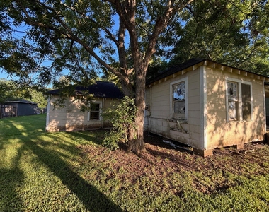 2408 19th Street - Photo Thumbnail 2