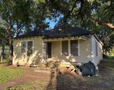 2408 19th Street - Photo Thumbnail 1