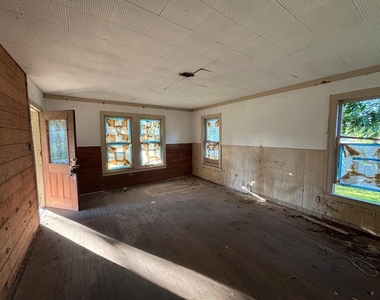 2408 19th Street - Photo Thumbnail 7