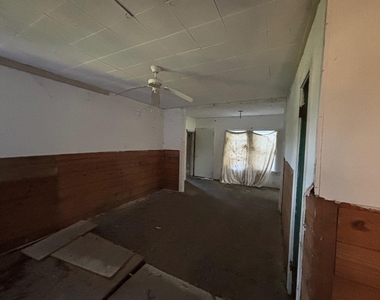2408 19th Street - Photo Thumbnail 9