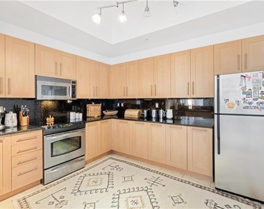 511 Se 5th Avenue - Photo Thumbnail 2