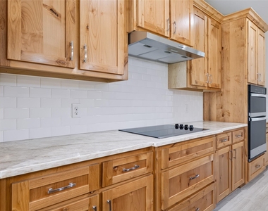 52 Graves Circle - Photo Thumbnail 5