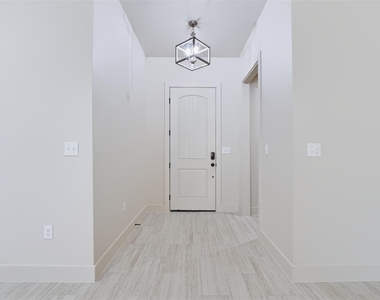 52 Graves Circle - Photo Thumbnail 10