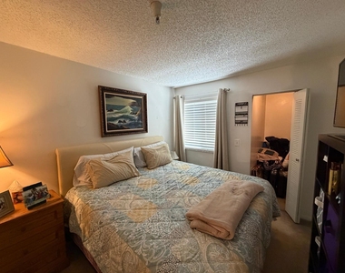 123 Yacht Club Way - Photo Thumbnail 11