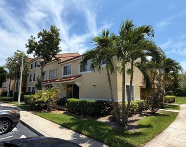 123 Yacht Club Way - Photo Thumbnail 1