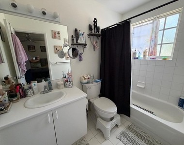 123 Yacht Club Way - Photo Thumbnail 10