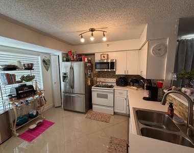 123 Yacht Club Way - Photo Thumbnail 6