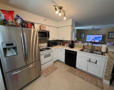 123 Yacht Club Way - Photo Thumbnail 7