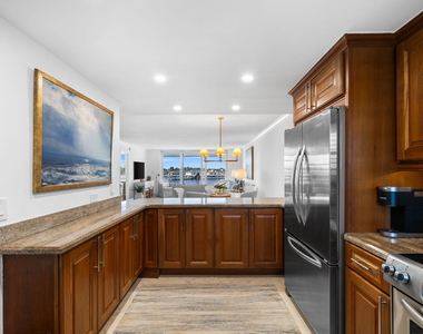 511 Bayshore Drive - Photo Thumbnail 8