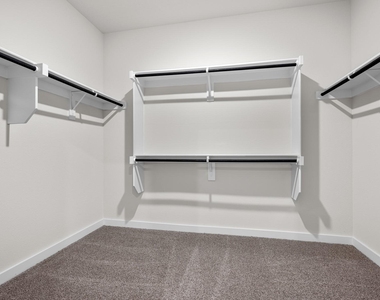 1702 Paul Drive - Photo Thumbnail 5