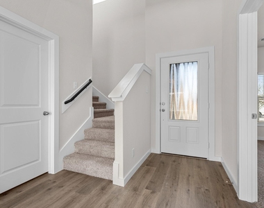 1702 Paul Drive - Photo Thumbnail 4