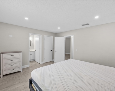 265 Sw Dalton Circle - Photo Thumbnail 11