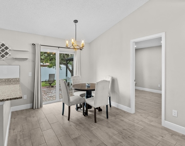 265 Sw Dalton Circle - Photo Thumbnail 9