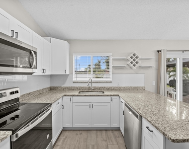 265 Sw Dalton Circle - Photo Thumbnail 6